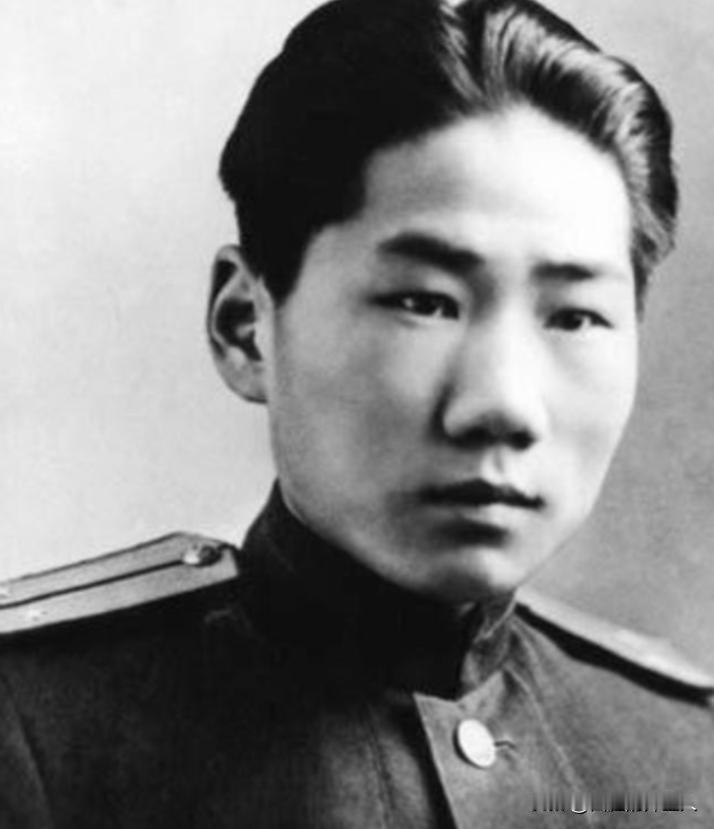 1955 年，中央派人前往朝鲜挖毛岸英坟墓，可当大家刚开始挖，就突然跑过来一名妇