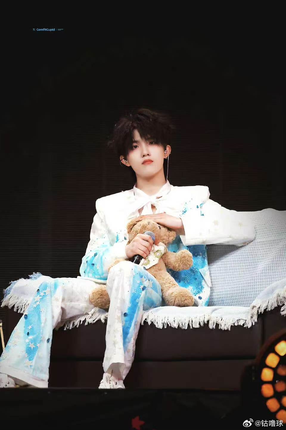 空降互动太暖心，苏新皓真的把粉丝放在心上，马上就要见面啦，开心到无以言表，准备好