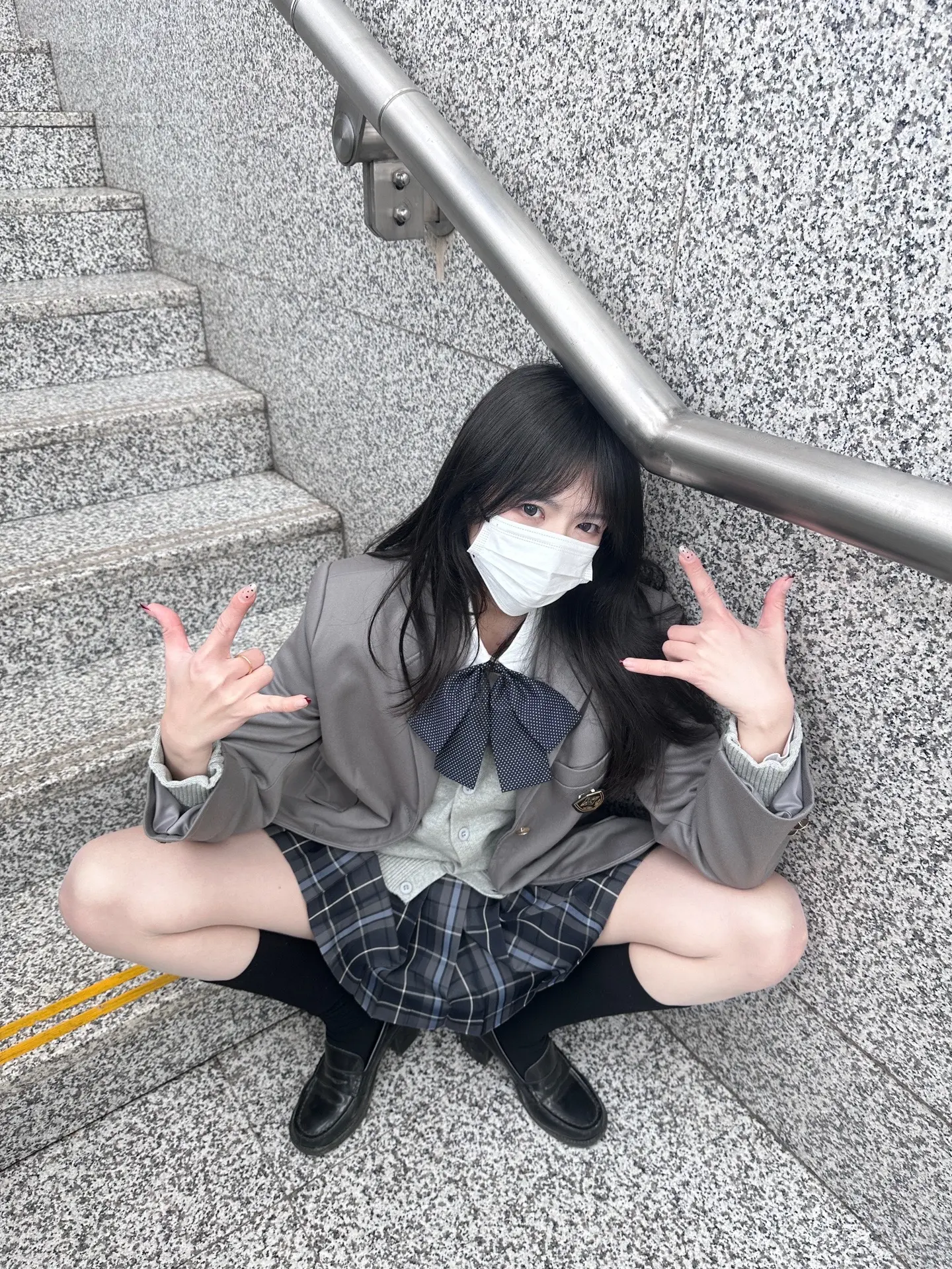 哇兄弟 你的衣服真好看。