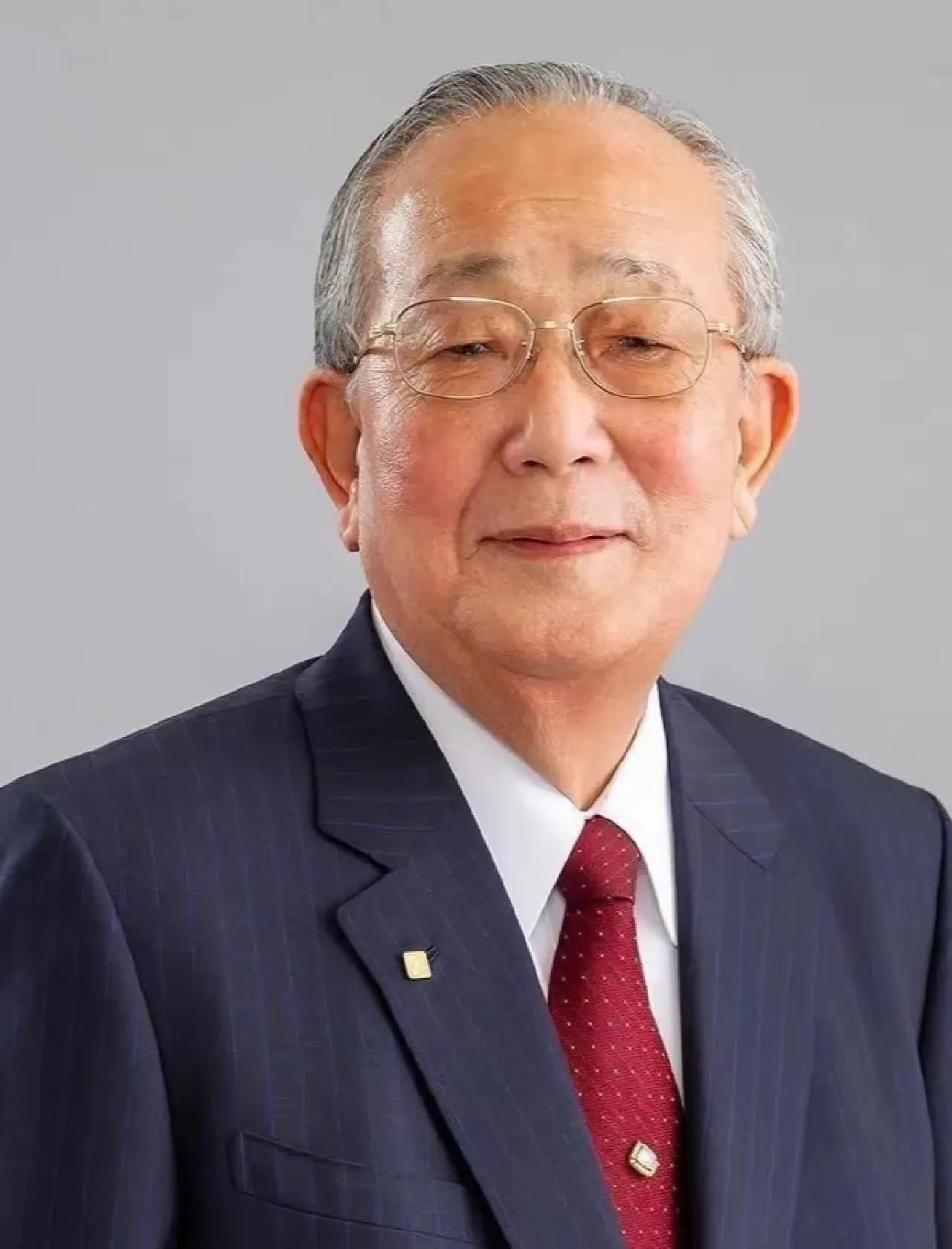 稻盛和夫说：“在你落魄的时候，不要去责怪任何一个背叛你的人，因为他们也要为自己生