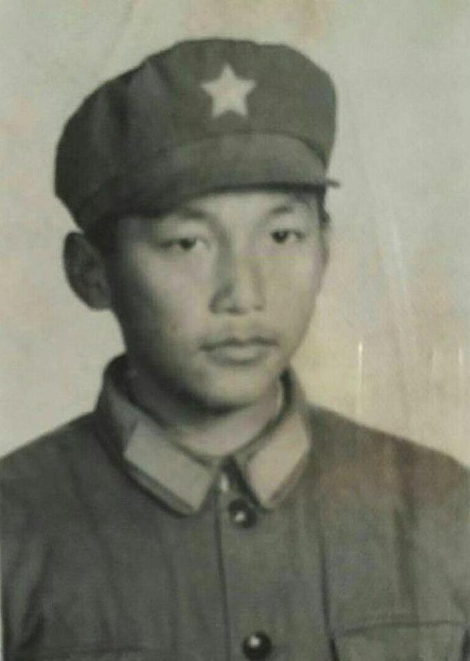 他是越战一等功臣，26发子弹击毙23名越军，之后不幸踩雷牺牲

他叫张勇。

1