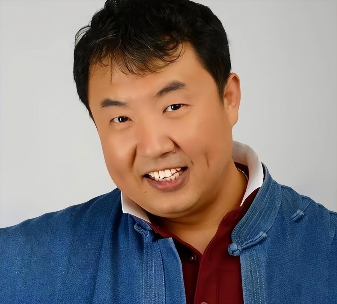 表面是演员，实际是“国际反恐专家”！这位著名老戏骨，隐藏好深。




主要信源