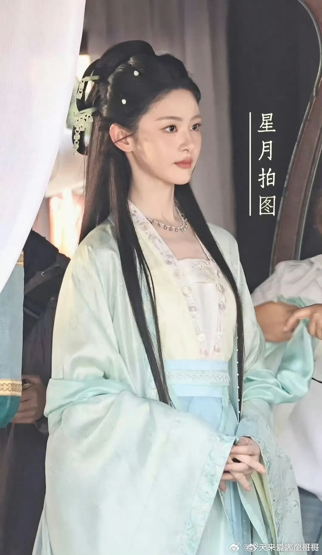 赵晴现在挺美的，于正接下来应该会集中资源捧她吧，他手里也没其他小花了 