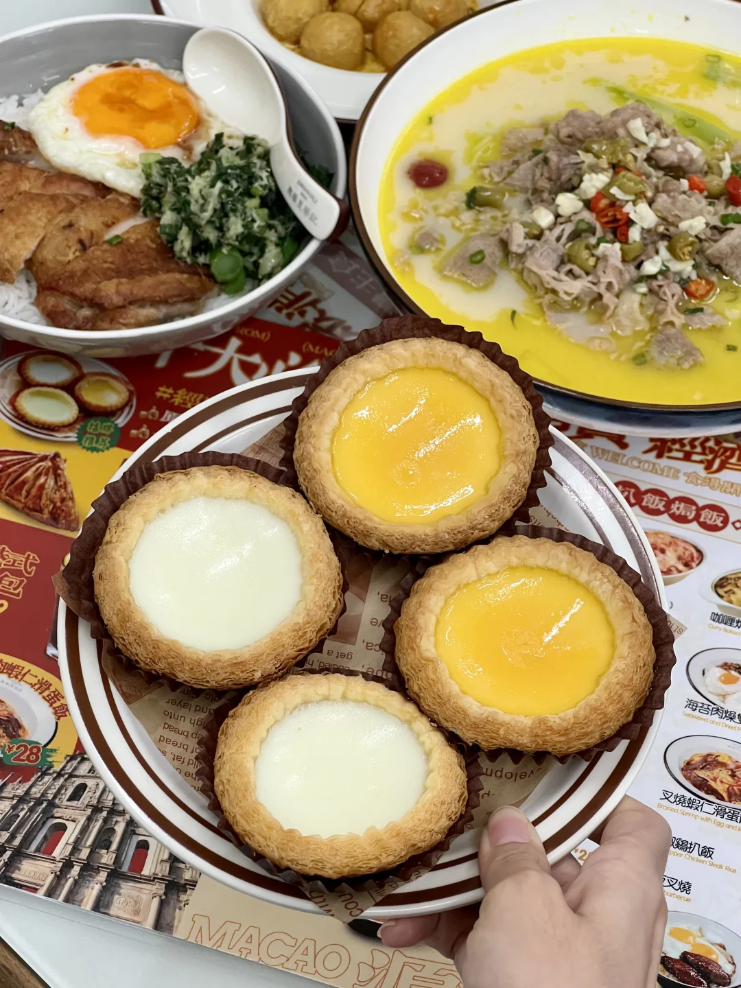 蛋挞脑袋冲…还是现做酥脆的水牛奶蛋挞…