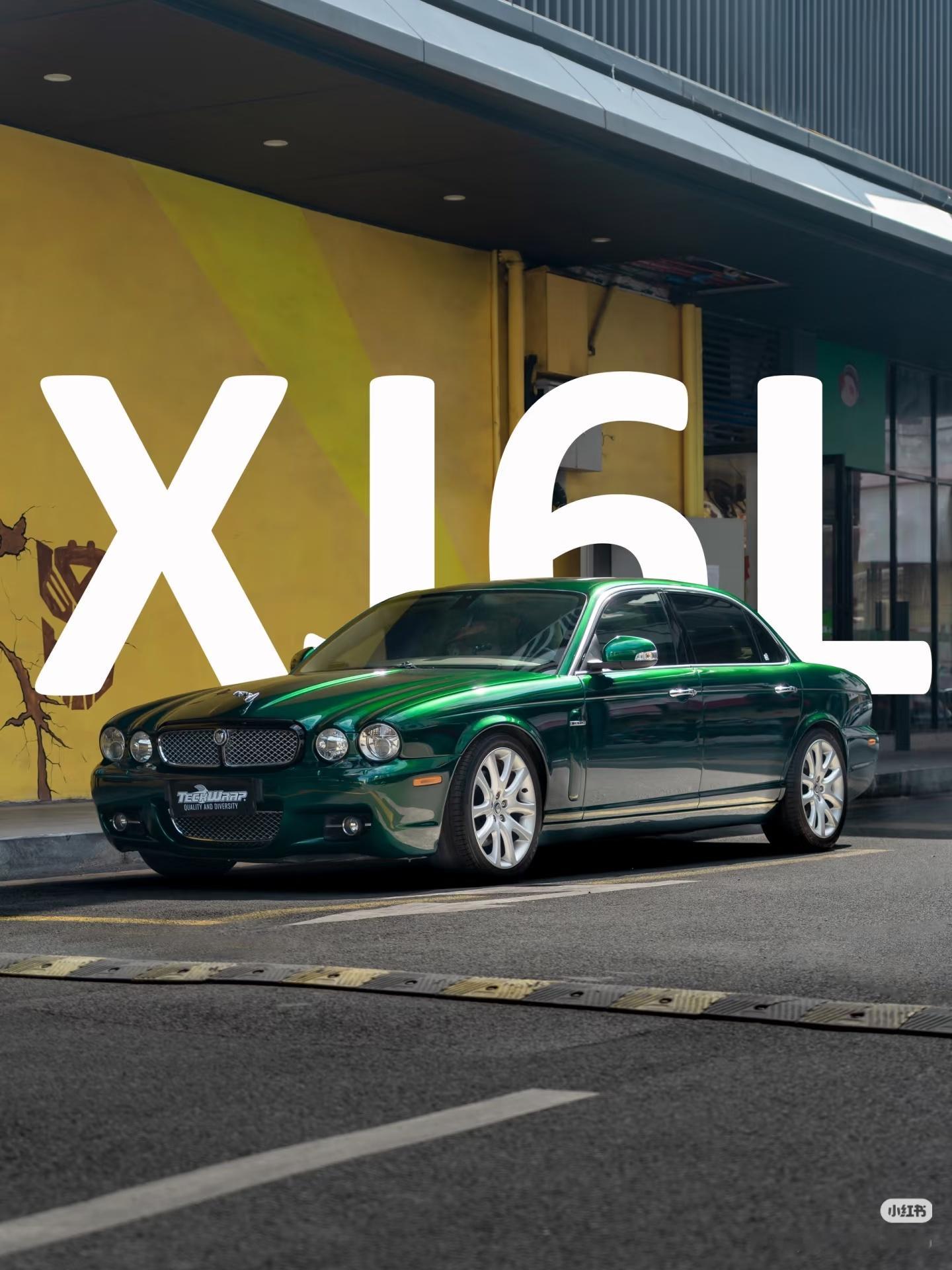 昨晚路上看到台一模一样的，可惜没拍到，绿色配这个车太完美了，可以说是D级车里登峰