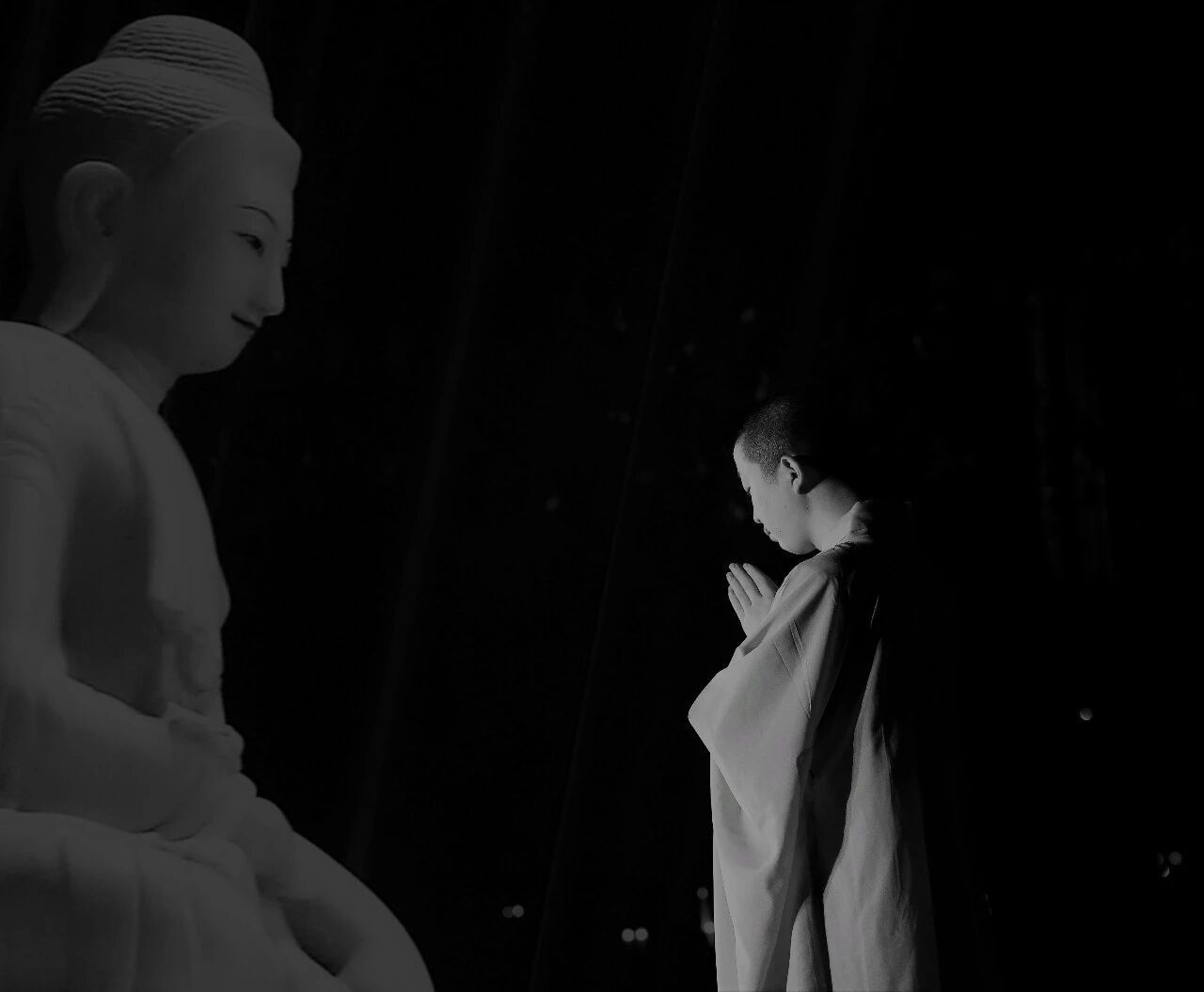 不管你家房子大小，这4个地方越“空”，越能聚财。1. 玄关要空——进门不堵，心不