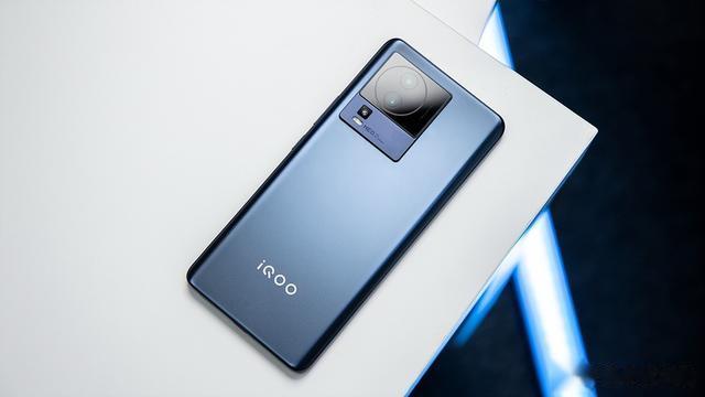 120W性能之选 iQOO Neo7 SE成为更均衡的选择