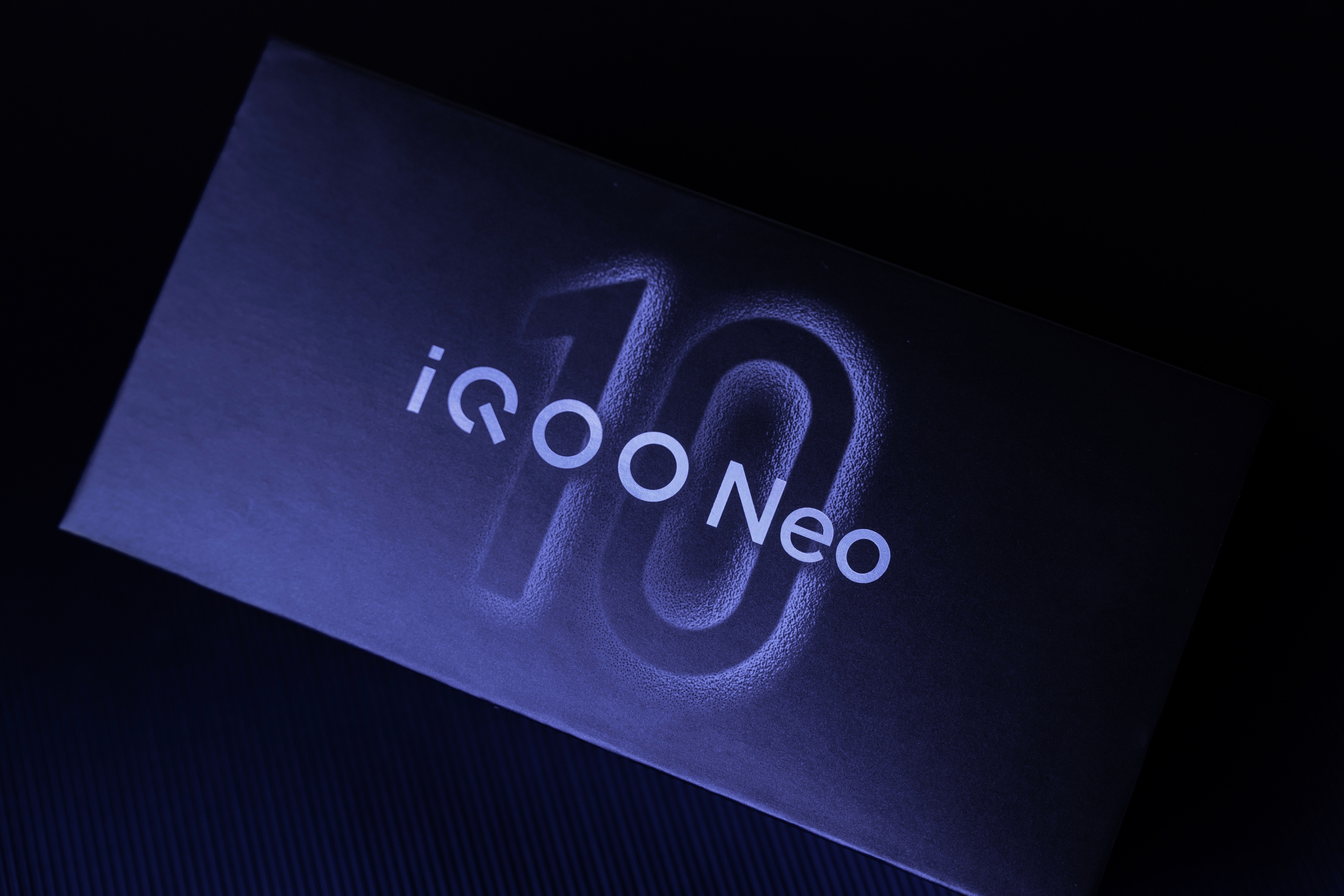 iQOONeo10系列开售  顺便给大家小拍了几张iQOO Neo10标准版的真