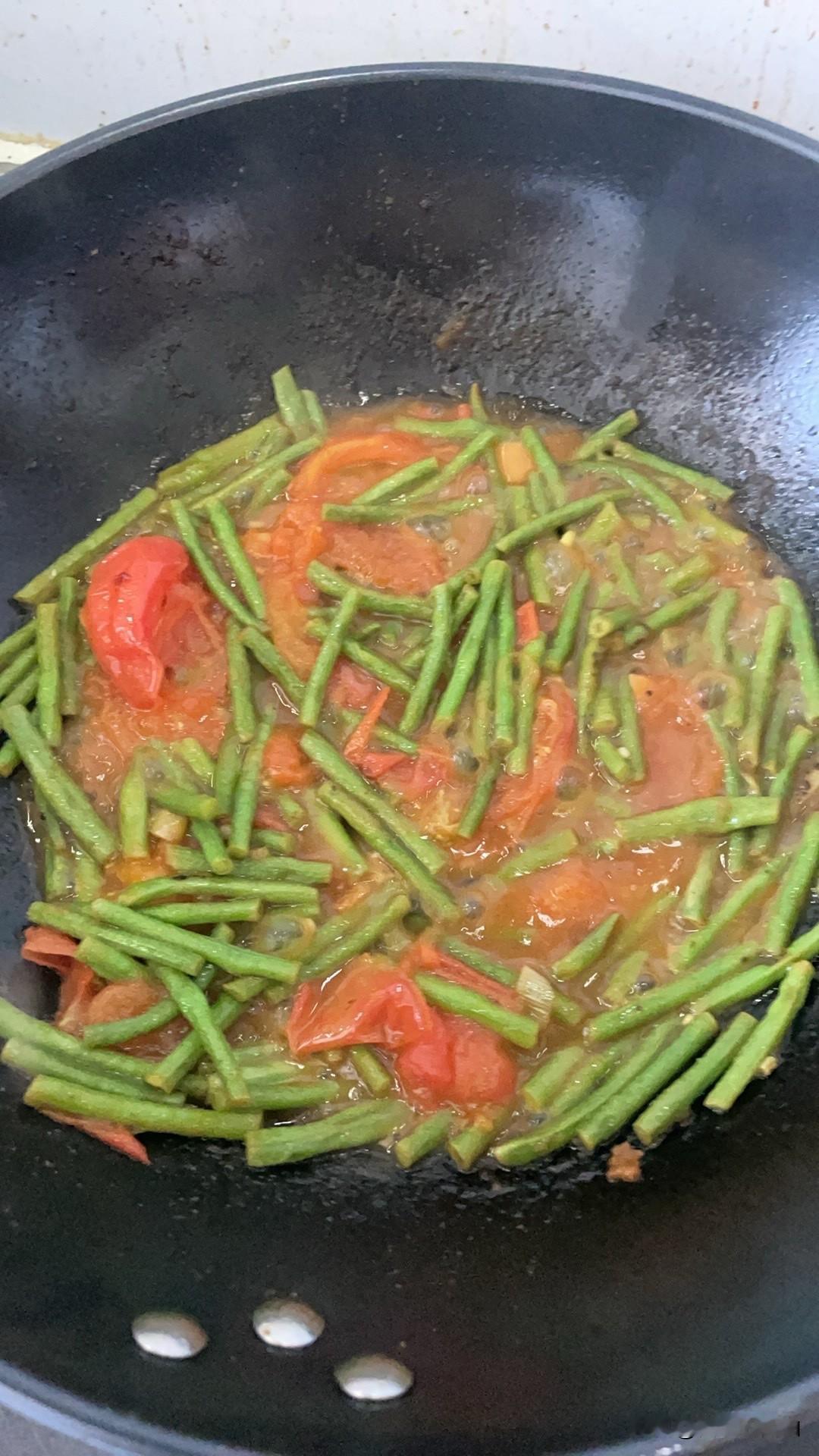 你们有没有遇到过喜欢开着门做饭的邻居？

我家对门邻居就特别喜欢开着门做饭，关键