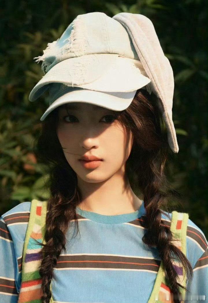 告白剧组为邓恩熙庆生剧组庆生趴氛围感拉满🎂戏里是周京泽的许随，戏外是全剧组宠爱