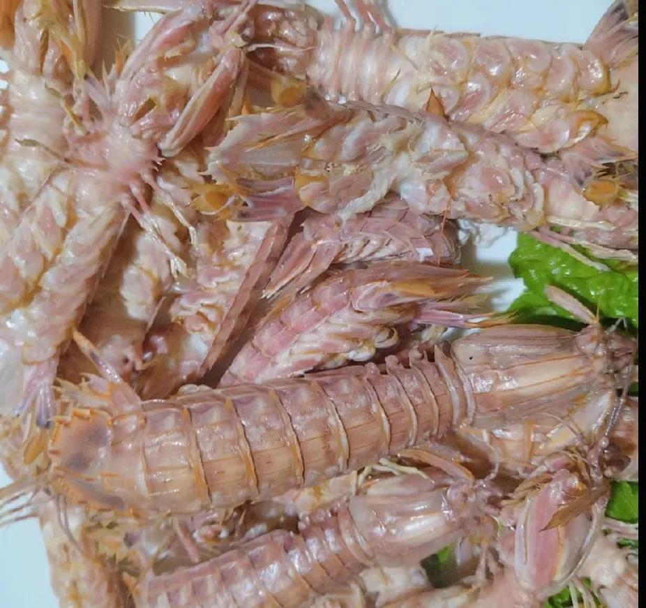 最近早上喜欢出去吃点早饭，离家也不远，我就拿着自己的碗和勺子，这样自己感觉放心一