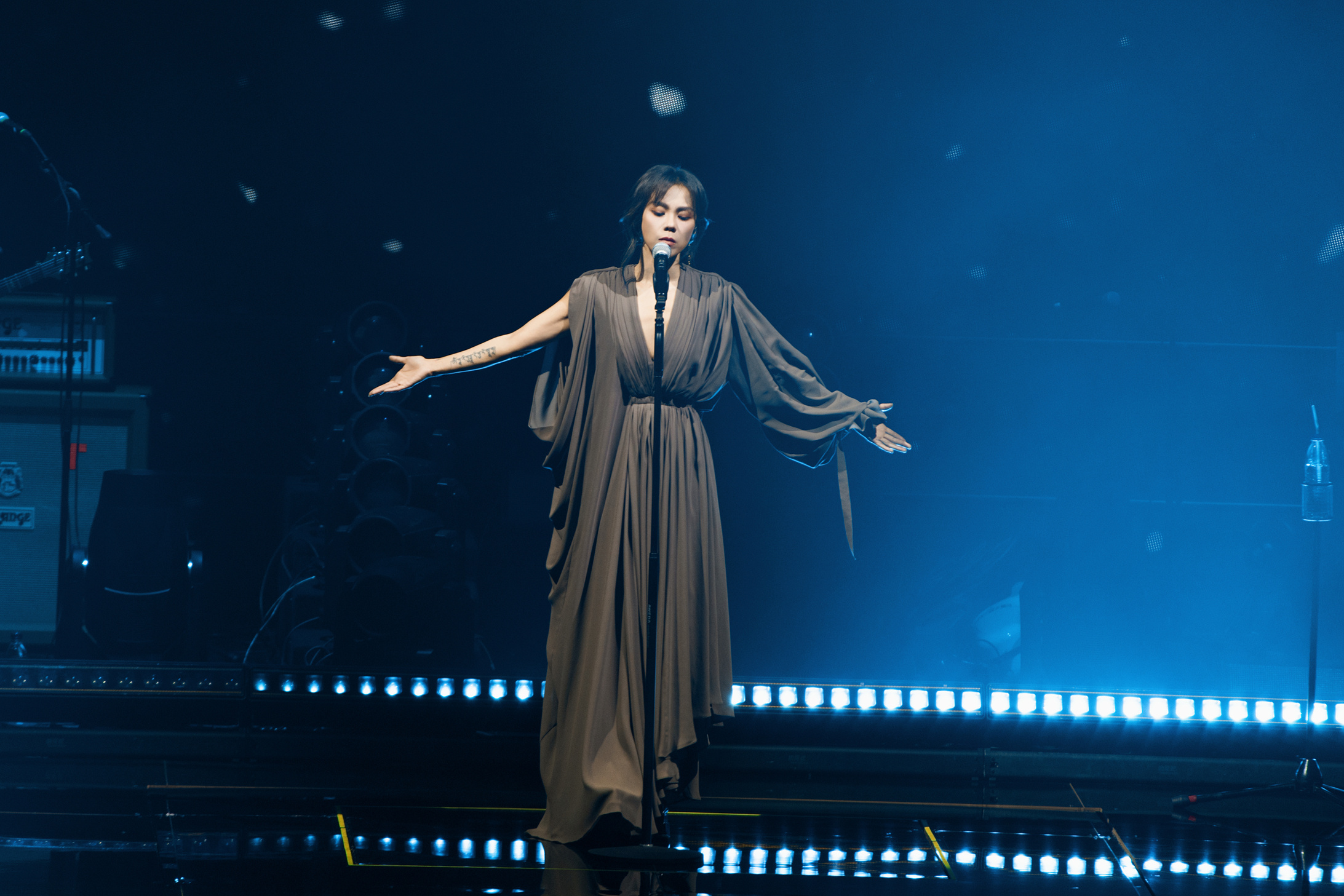 蔡健雅在生日当天发行她的首张演唱会实录专辑《Let’s Depart! 给世界最