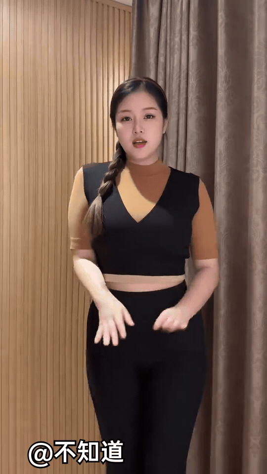 减肥？
还是
健身？
反正不像跳舞