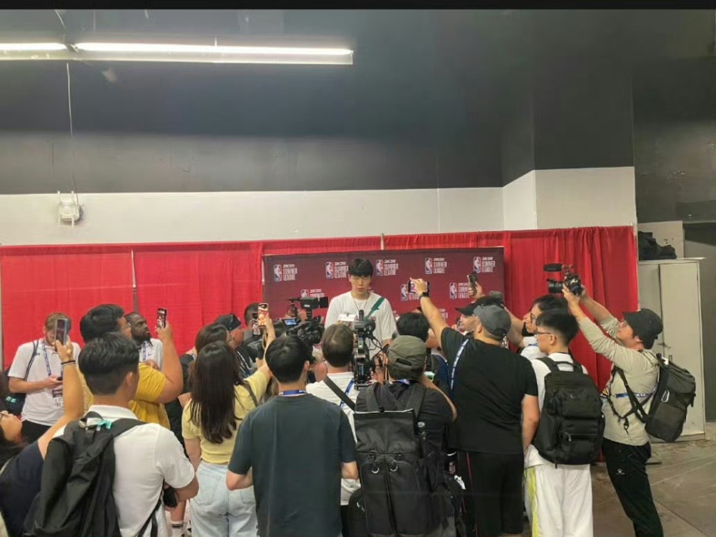 杨瀚森：满分100分的话给自己今天的表现打60分。nba夏季联赛 ​​​