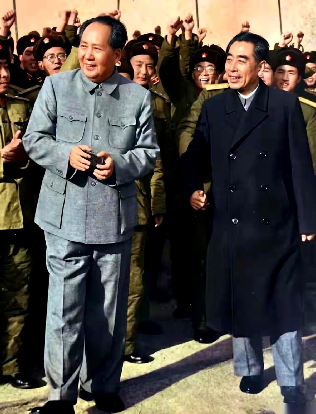 有一种饭局，最容易不欢而散。
你只是随口夸了句几十年前的老物件用料真扎实，话音刚