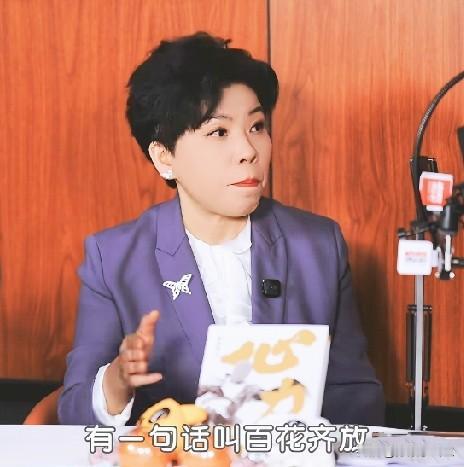 国乒打法为何高度趋同了呢？邓亚萍一针见血说出了根源所在！
原来都是张继科、马龙等