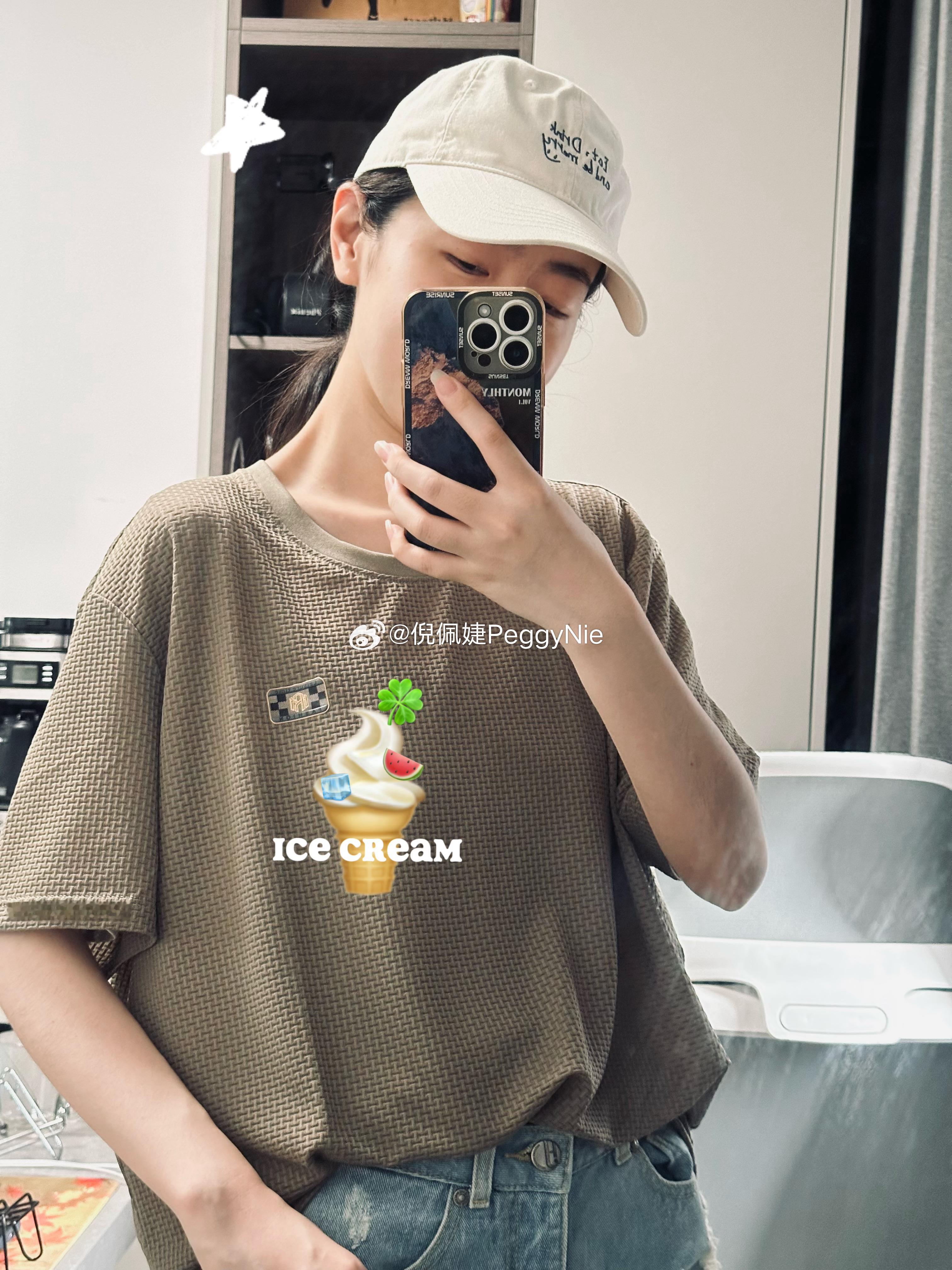 事实证明只要人又高又瘦出片就和呼吸一样简单爸爸买了新衣服非要我试穿他说我穿老头衫