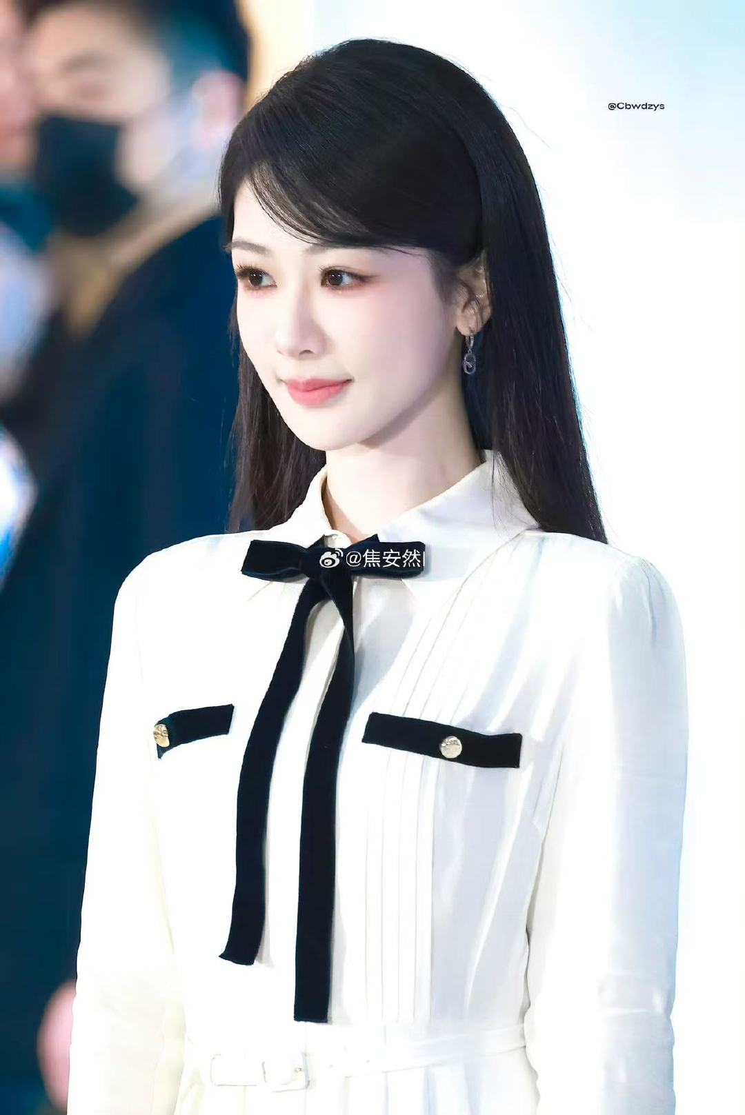 贺峻霖站姐发杨紫贺峻霖站姐发了杨紫哇贺峻霖站姐发的杨紫，这都美成啥了！！！ 