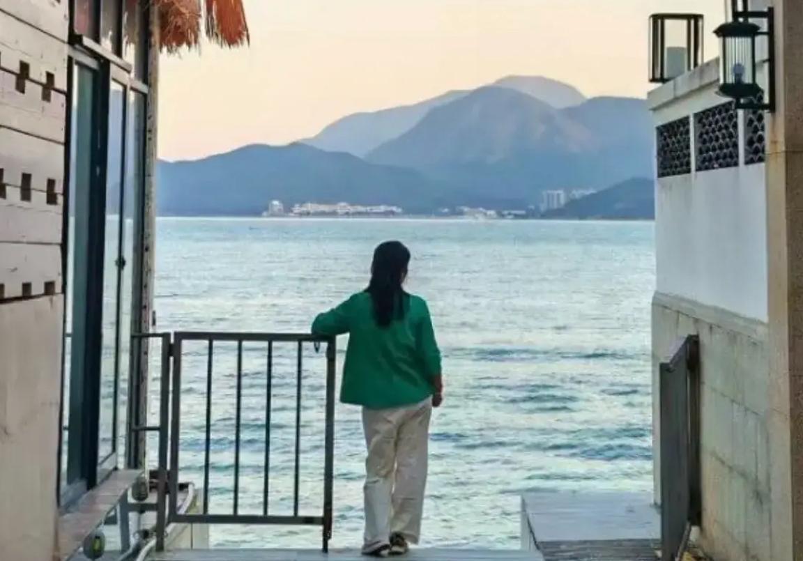 给有儿子的父母的6点建议：
小区刘婶的衣柜最底层，叠着一件没拆封的红色棉袄——