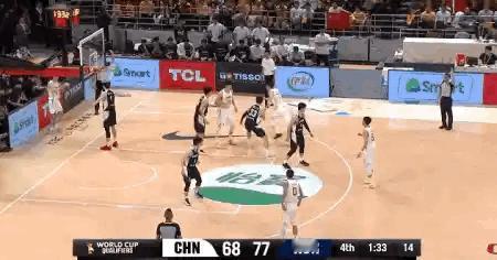 张镇麟连进2个三分，还差5分！逆转行不行！男篮世预赛中韩对决中国男篮vs韩国男篮