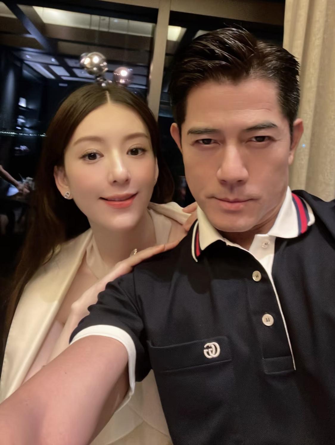 郭富城和方媛都是原装脸，生的小孩都很漂亮。两个女儿虽未露全脸，但是看脸型和发量都