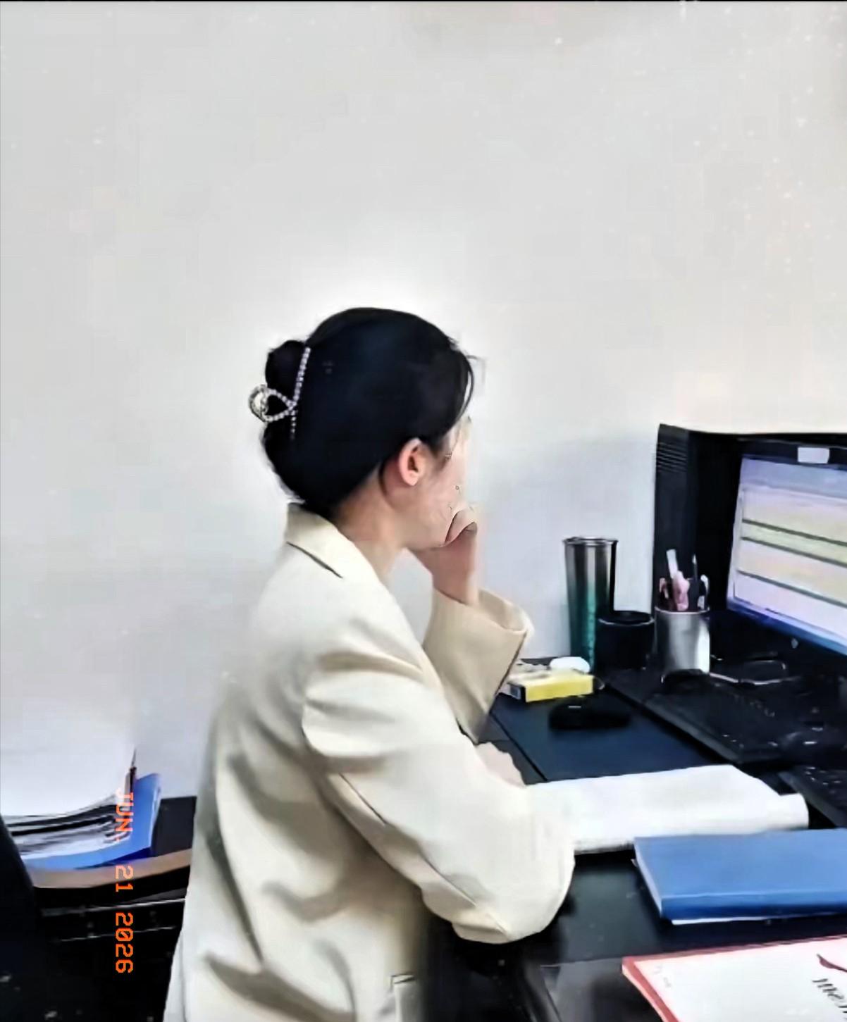 怪不得体制内剩女太多了！一女生在县财政局上班，三十四了，研究生，个子也高，长得也