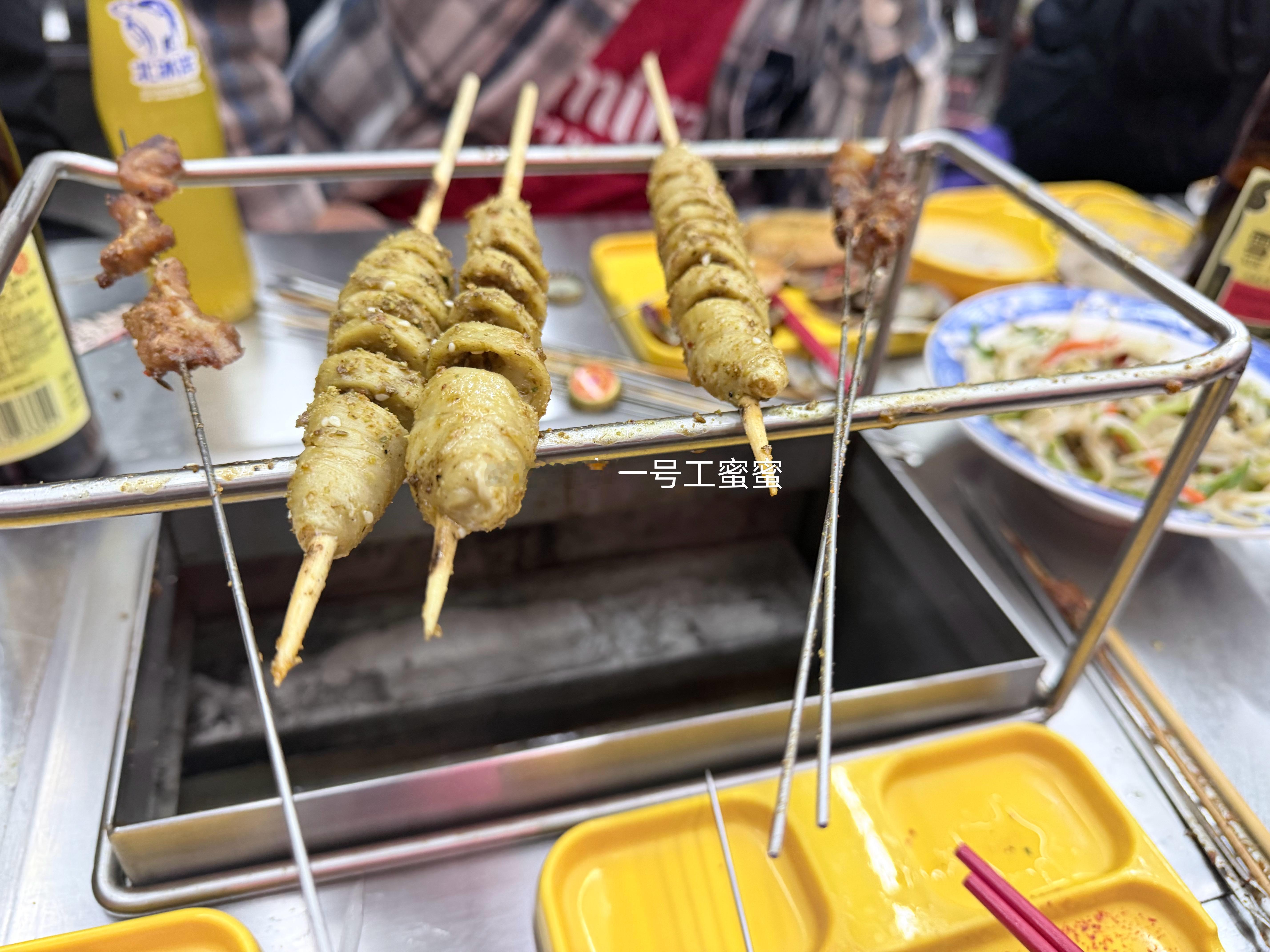 年度媒体聚会，各有各的话题，谈论每个人的球队，个中滋味自己体会了。 