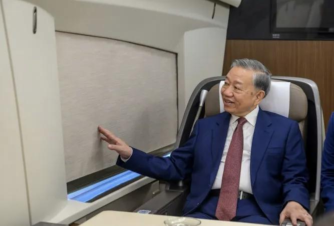 4月18日，据社交媒体报道，近日，越南领导人苏林从北京去广西，宁愿做10个小时高