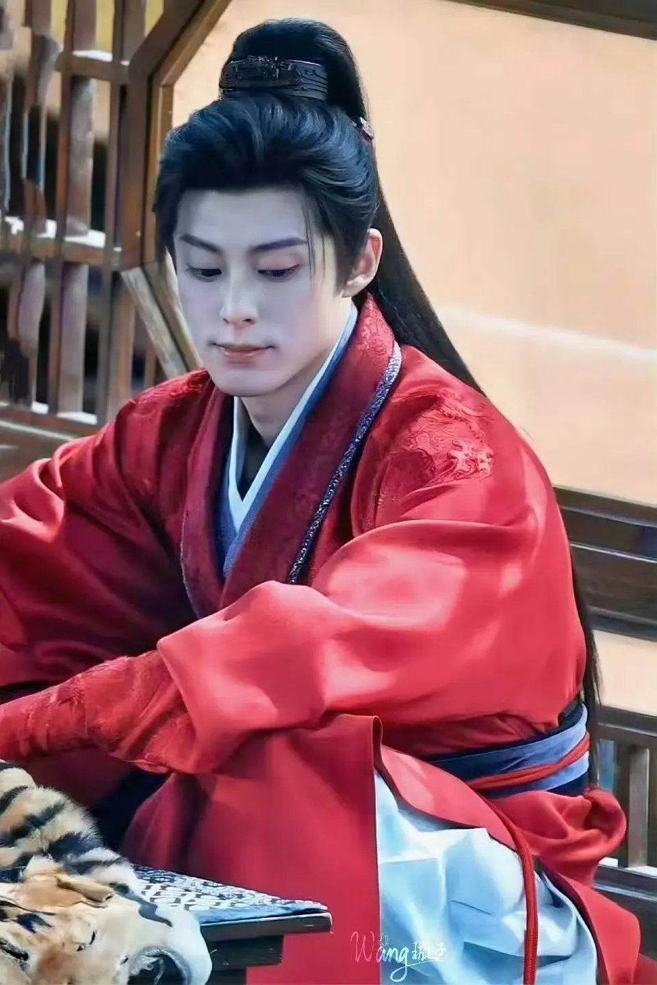 路人来评价，王鹤棣这个造型好看吗？ 