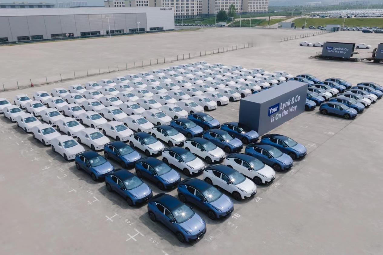 潮头上的中国汽车  领克Z20都市解压神车 如今我们中国车企真的“支棱”起来了！
