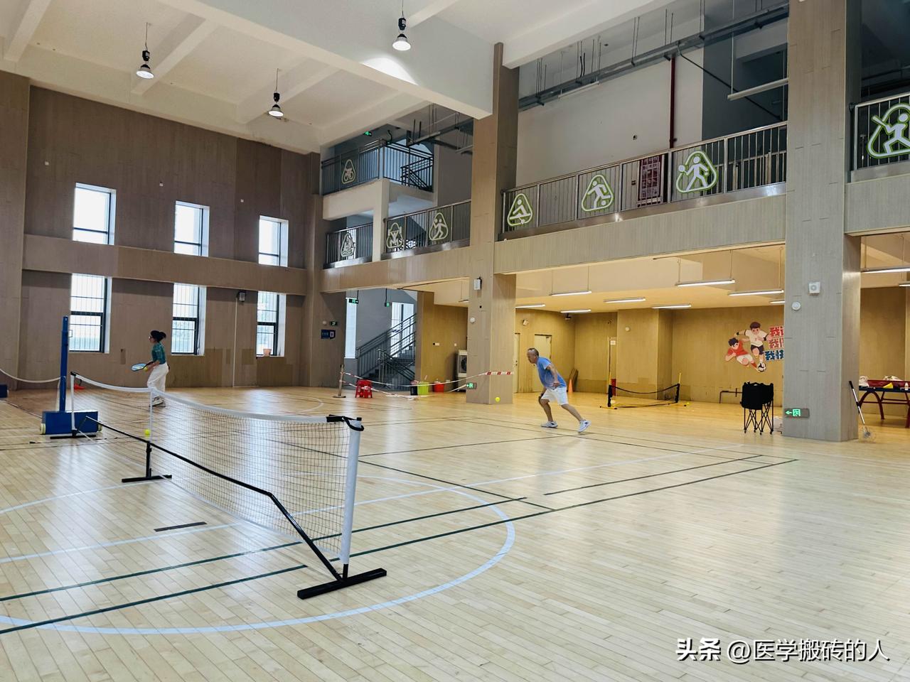 国庆第一次接触打匹克球，太好玩了！🎾

匹克球，我新宠！

国庆假期被朋友拉去