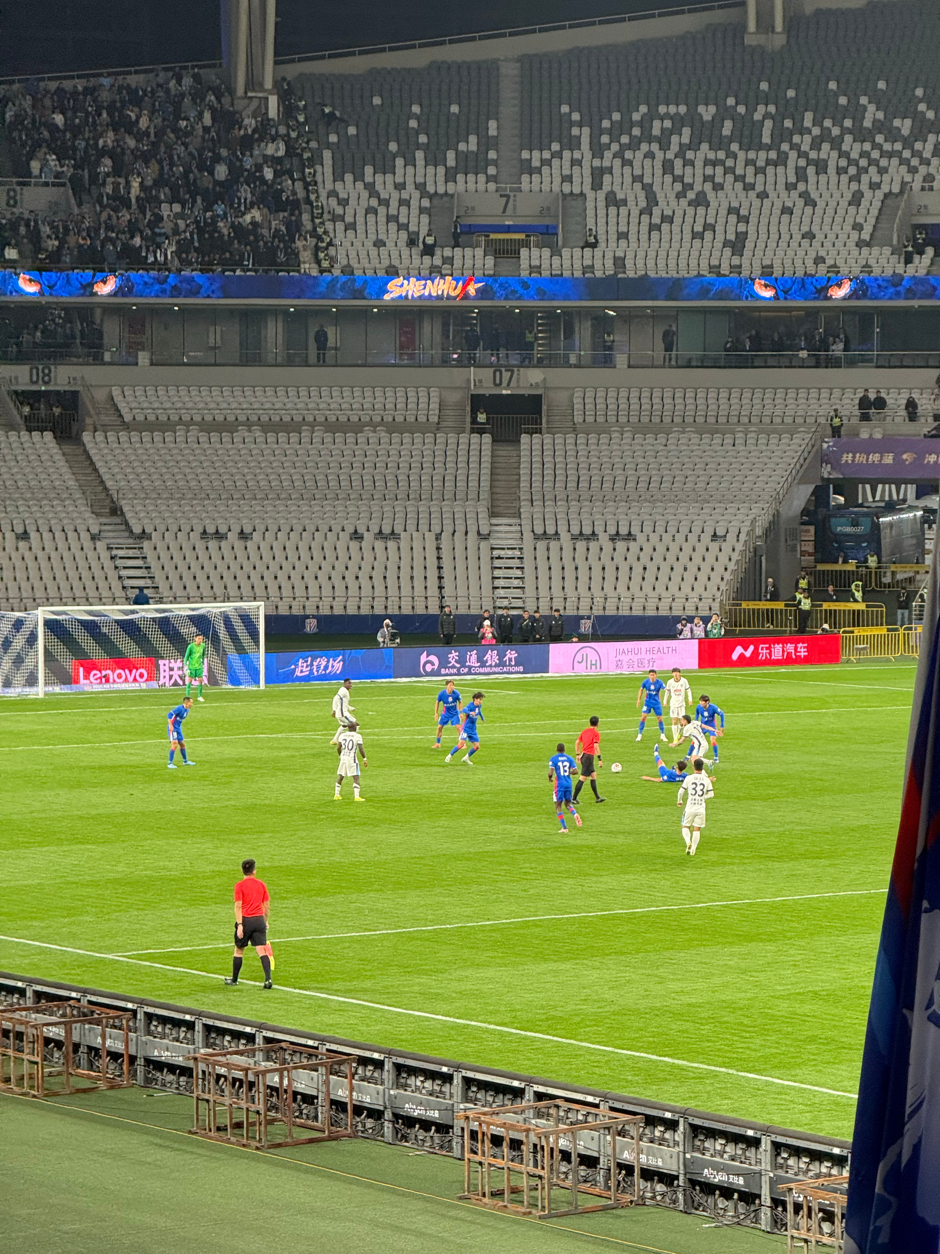 朋友拍了这三张 live 图让我发下…这次攻转守确实记忆深刻，吴曦冲刺补到边后卫