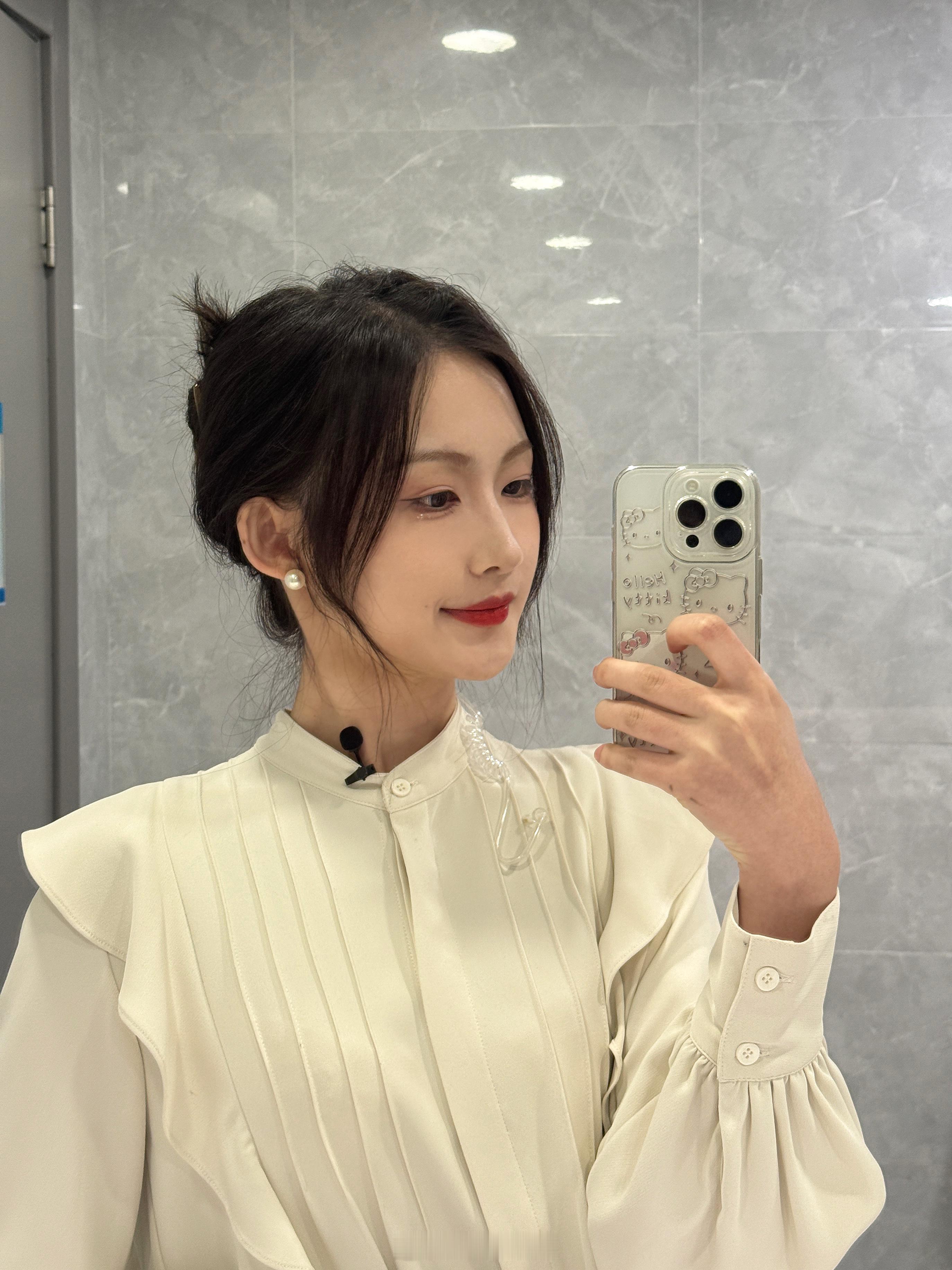 解说多特蒙德日常✔️冻紫的小手逐渐气红温的脸 ​​​