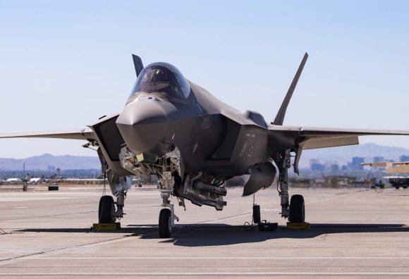 英国皇家空军评估具有核能力的F-35A的机队总规模要求

飞行总动员7月17日消