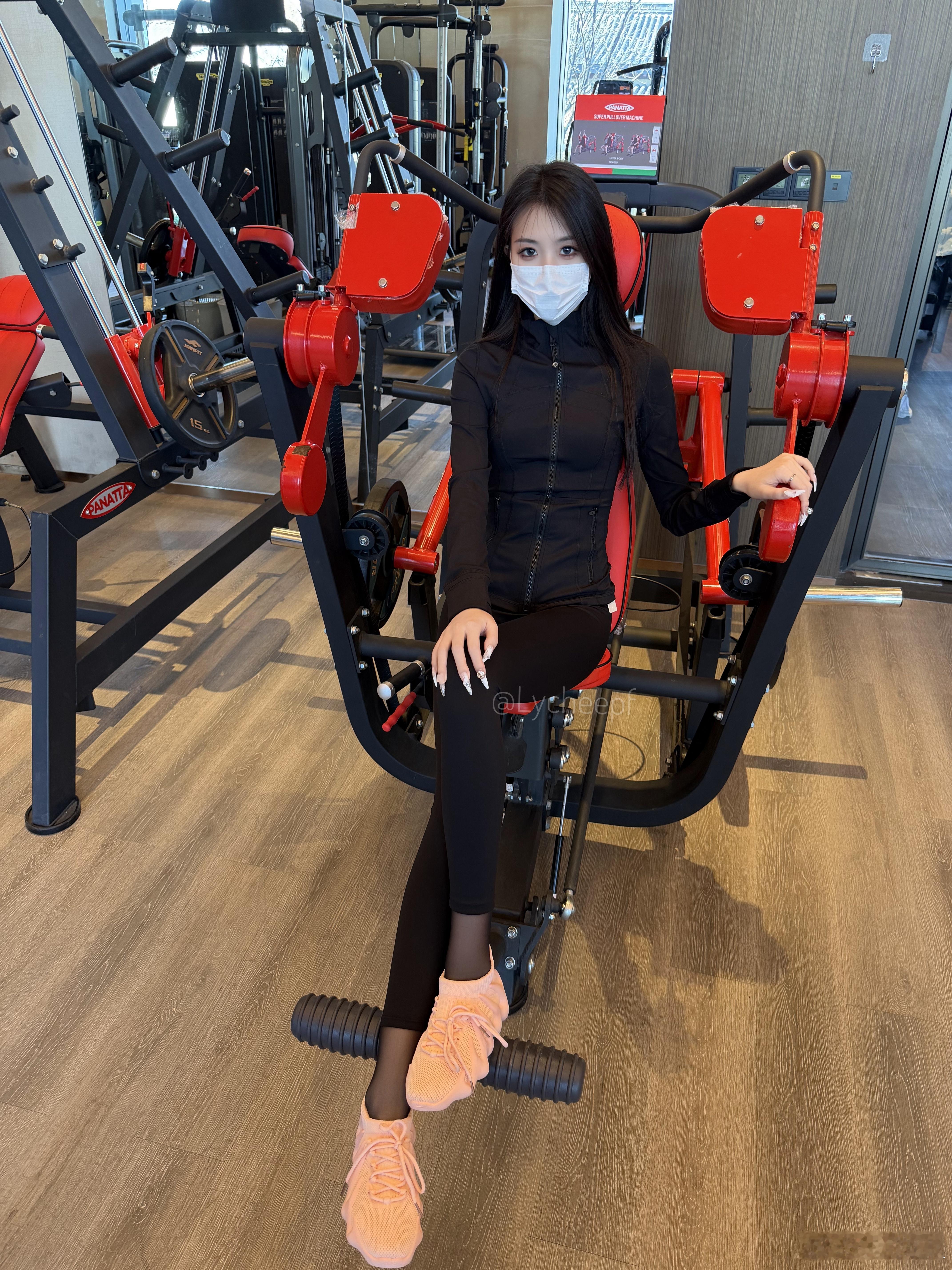 见人不如健身泡芙lychee今天穿什么ootdolsilk