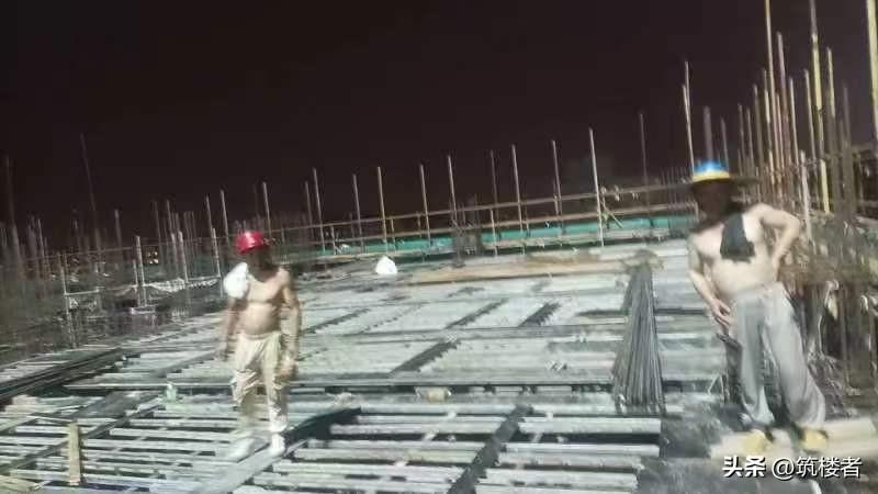 每年6月25号之后，北京的工地上总要走一批人。
不是辞职，不是跳槽。就是太阳一晒
