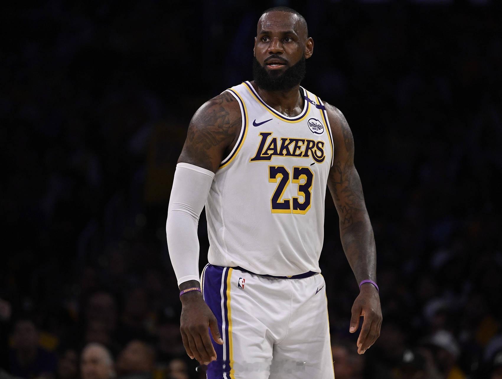 一名NBA球探：“我不断听到的消息是骑士（对詹姆斯）的兴趣微乎其微，甚至可以说根