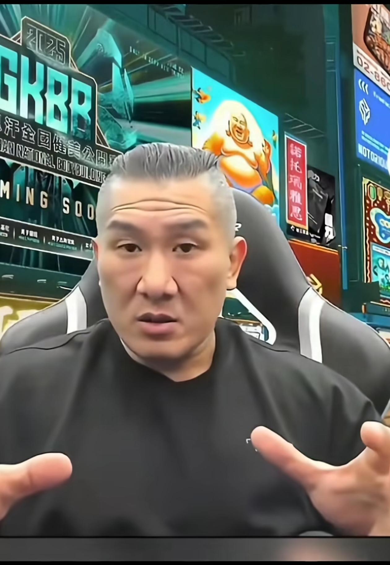 台湾馆长直言不讳地指出，只要台湾人与日本人站在一起，大陆绝对不会手下留情。毕竟日