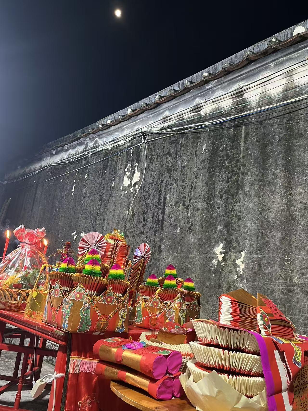 中秋节快乐！
中秋节快乐！
中秋节快乐！

花好月圆中秋夜！
今晚的月亮真的很圆