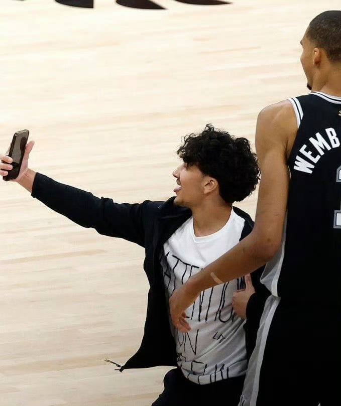➡没事，CBA欢迎你nba总决赛尼克斯总决赛开门红NBANBA发言人：闯入总决赛