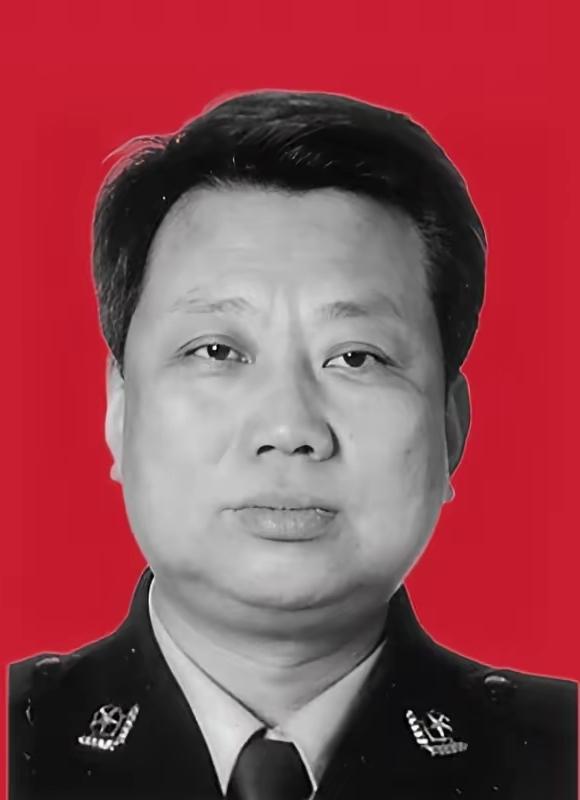 唐成文，1967年7月出生，汉族，湖南道县人，2002年11月加入中国共产党，生