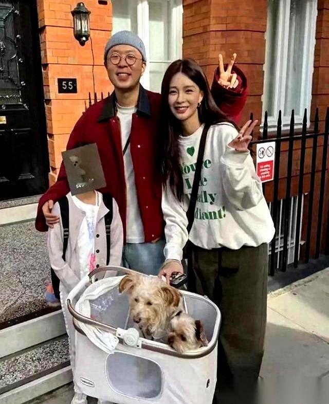 刷到杜海涛沈梦辰在伦敦的照片，好家伙，底下评论区直接就炸了。
一堆人阴阳怪气：“