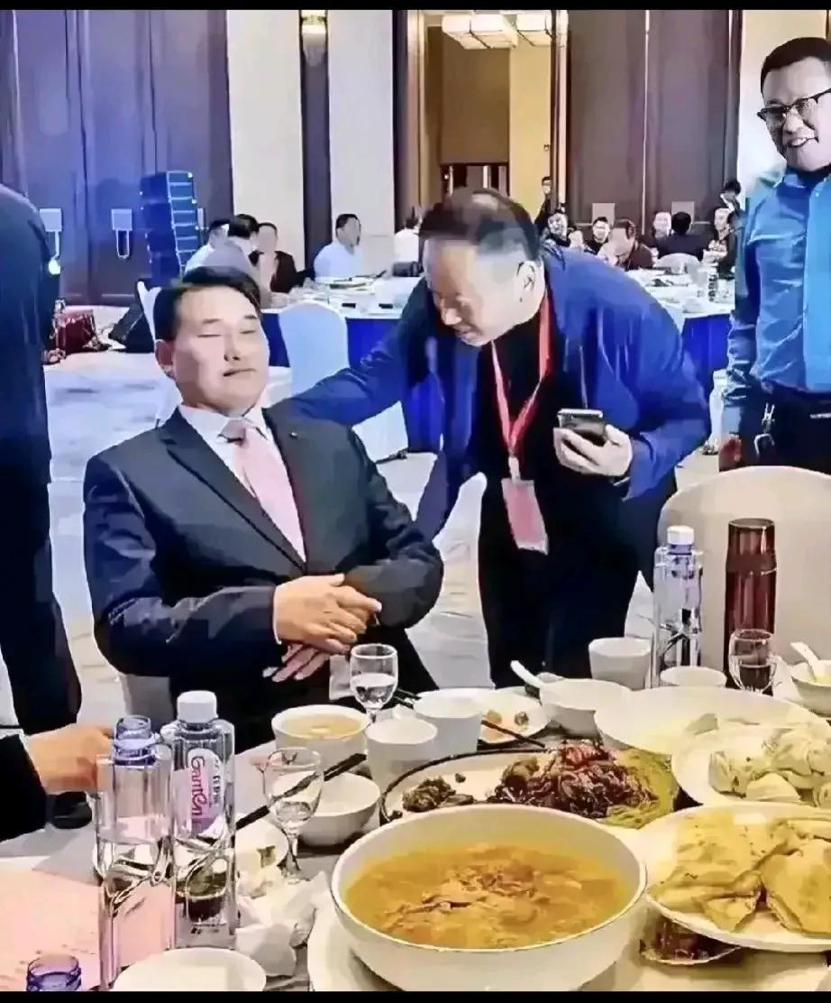 如果你能在周围人都失去理智的时候保持冷静……

如果你能等待，并且不因等待而感到
