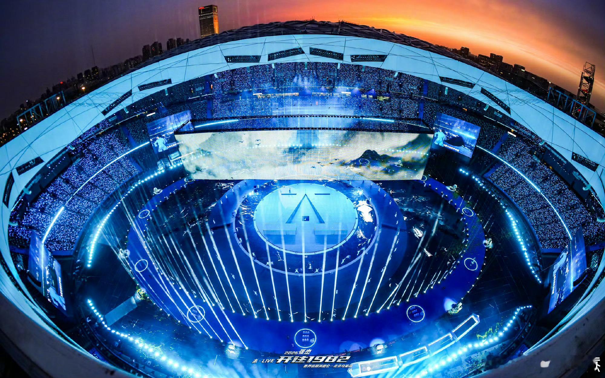 张杰刷新鸟巢纪录连唱16场，顶级的舞台、顶级的唱功、顶级的LIVE氛围！期待和杰