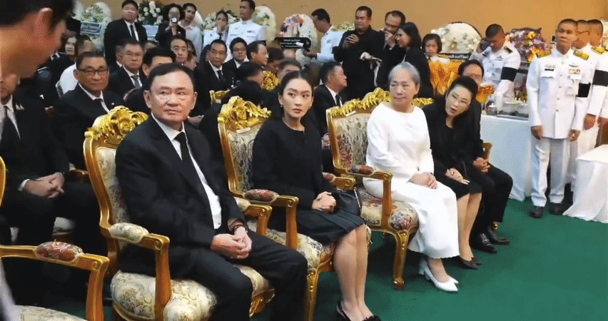 关中王来了？名场面: 阿努廷去参加为泰党元老克里昂的追悼会，看到他信坐在前排，没