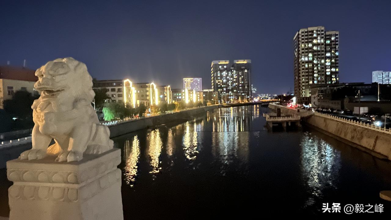 早上吃着地道的大呼和的“烧卖”，夜晚溜达着出来欣赏着美好的夜景岂不是妙哉，呵呵…