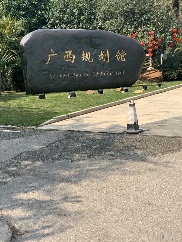 5台电脑采购价近3亿？系单位标注错误 5台电脑采购价近3亿？
系单位标注错误
广