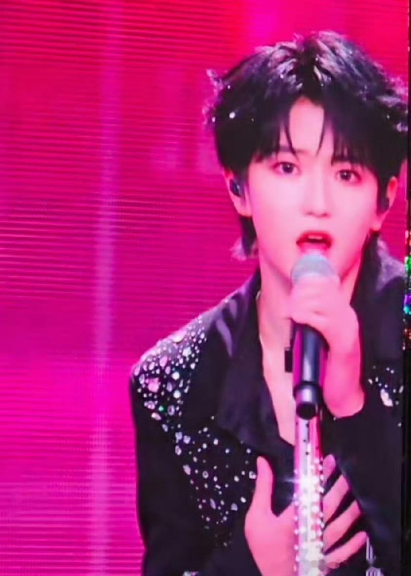 穆祉丞 王橹杰橹穆新音大屏！好权威的两张脸TF家族新音