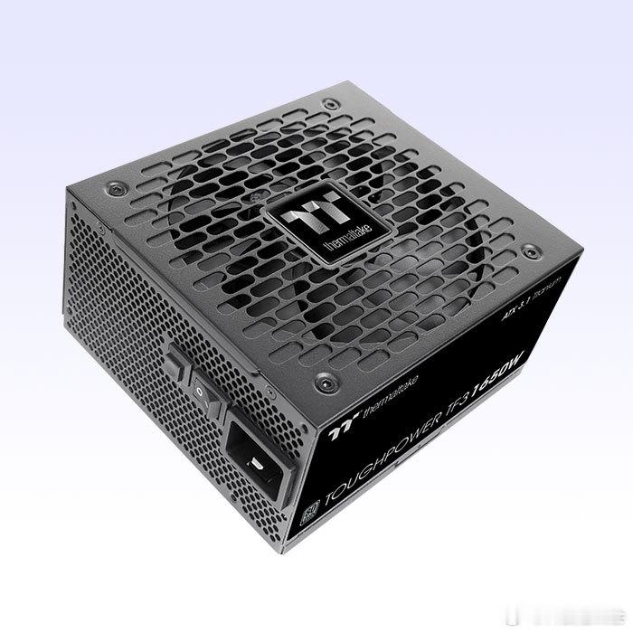 台北电脑展的TOUGHPOWER TF3 ATX 3.1 钛金电源， 1600W