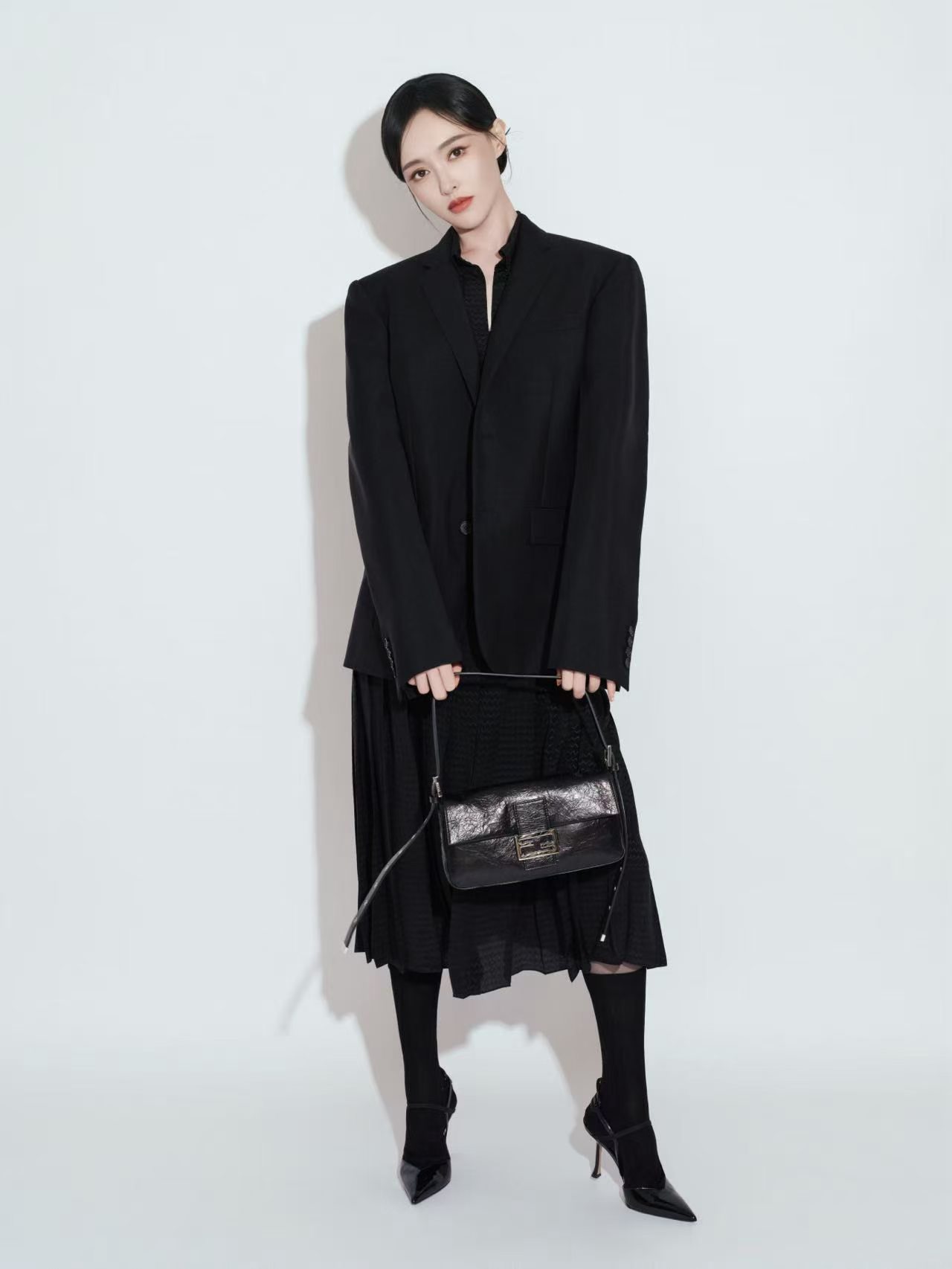 小A时尚观唐嫣宋雨琦檀健次 代言人们拍摄FENDI Baguette®26424
